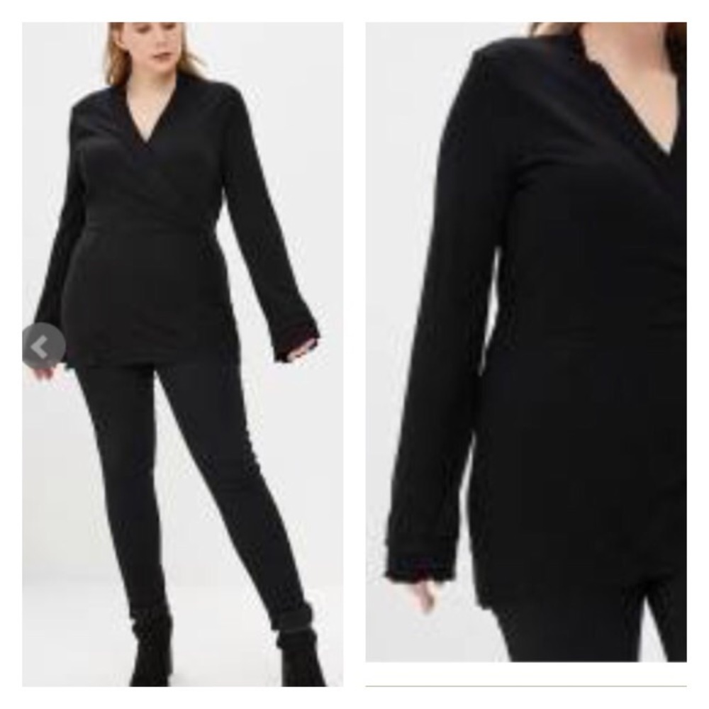 Lost ink black wrap around ribbed stretchy top.